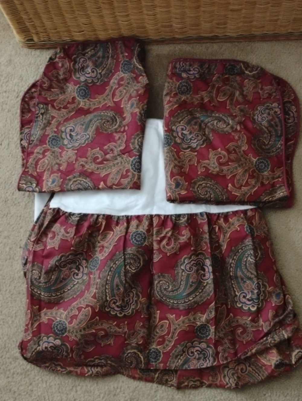 Ralph Lauren Pillow Shams And Queen Size Bed Skirt